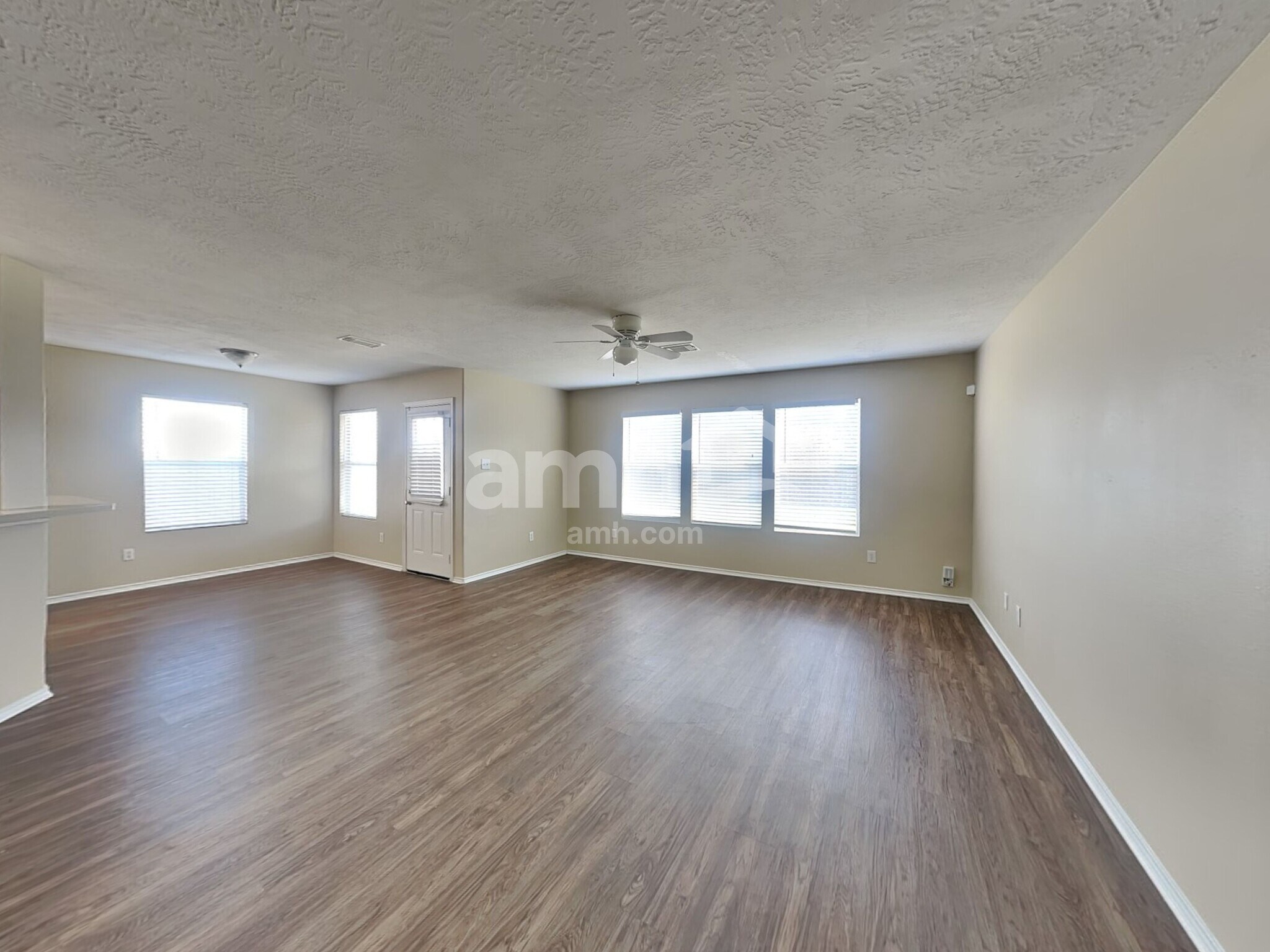 Building Photo - 9530 Belleclarie Ln