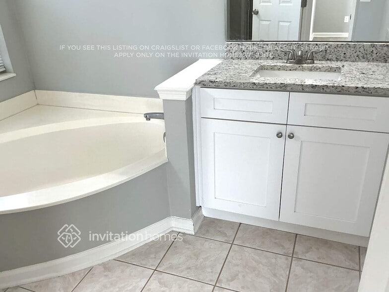 Building Photo - 11774 Mountain Ash Rd E