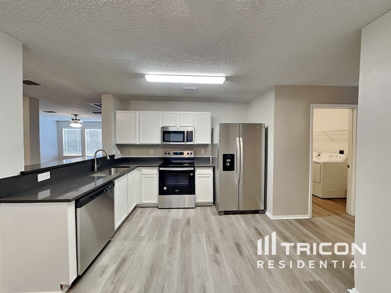 Building Photo - 2728 Monticello Ln