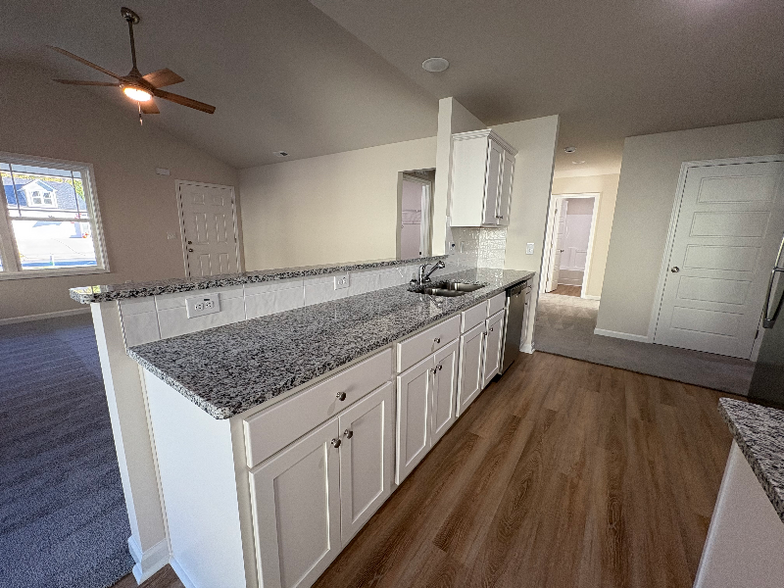 Building Photo - 32 Oakfield Trce Dr