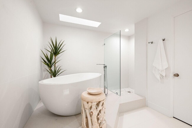 Building Photo - 47 N Kavenish Dr