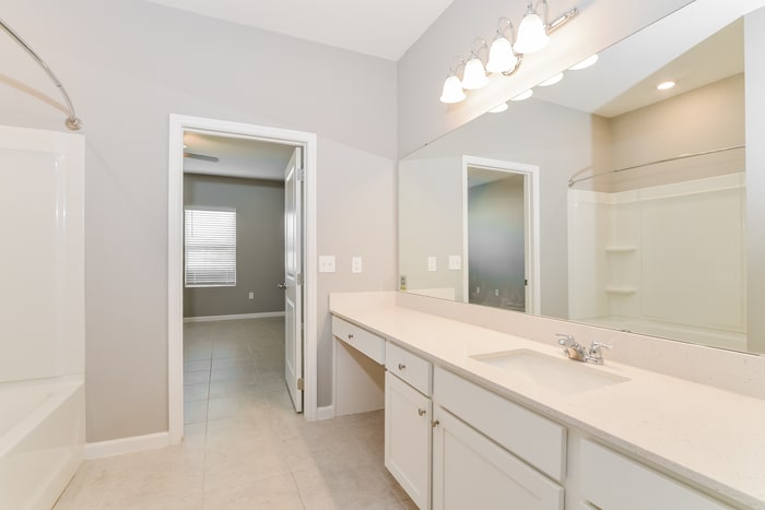 Building Photo - 325 Kenilworth Dr