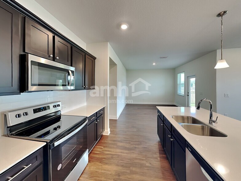 Building Photo - 14519 Cedar Mill Dr