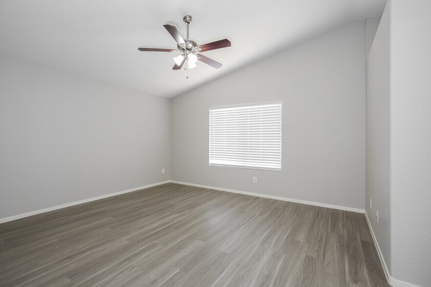 Building Photo - 6108 Soft Springs St