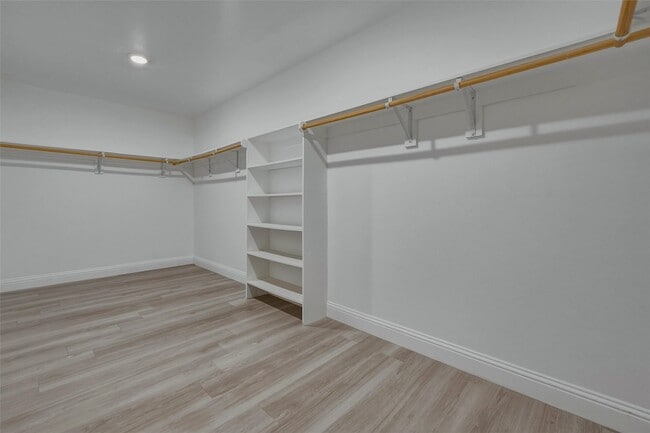 Building Photo - 324 Hillcroft Rd
