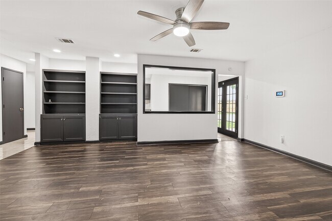 Building Photo - 6711 Vanlynn Ln