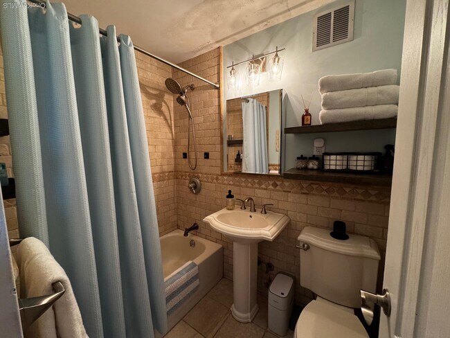 Building Photo - 310 Riverside Blvd