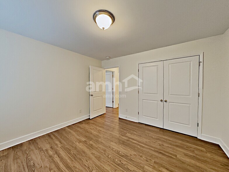 Building Photo - 5258 Lake Maxwell Dr