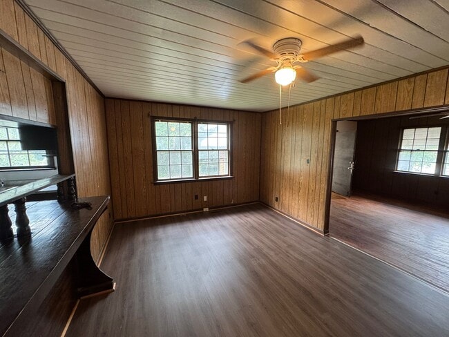 Building Photo - 3583 Napier Ave
