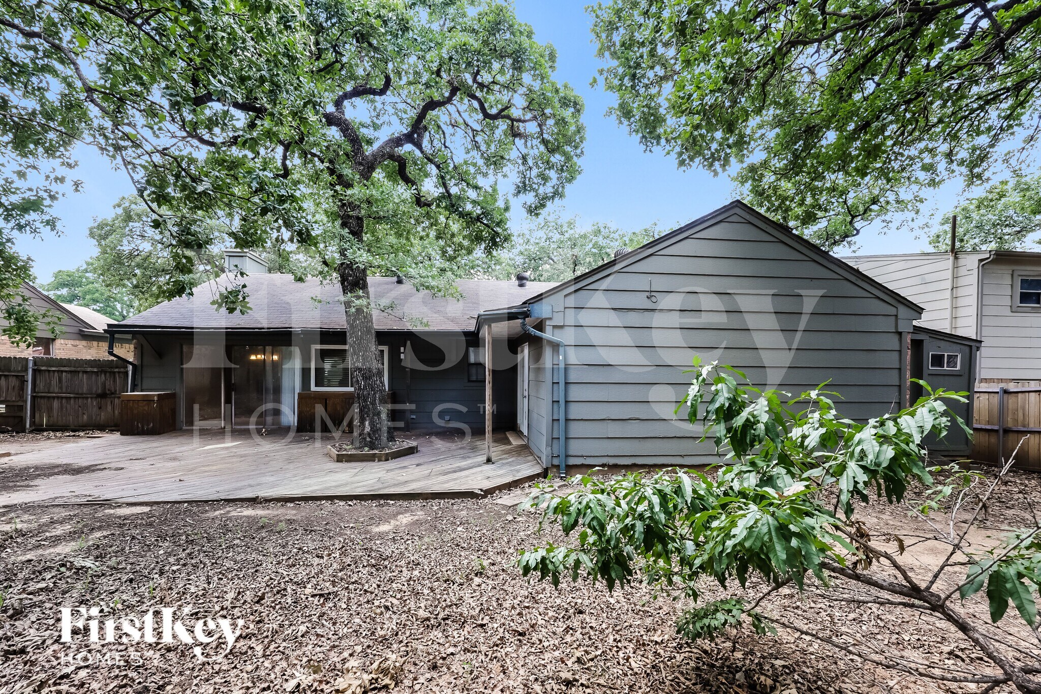 Building Photo - 1800 Chittam Dr