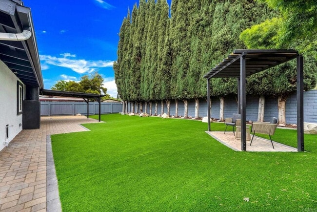 Building Photo - 13824 Powers Rd