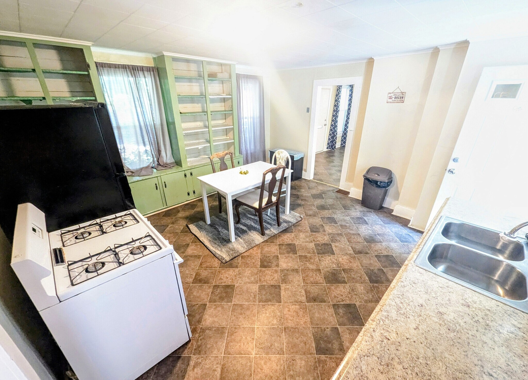 Kitchen - 6 Green St