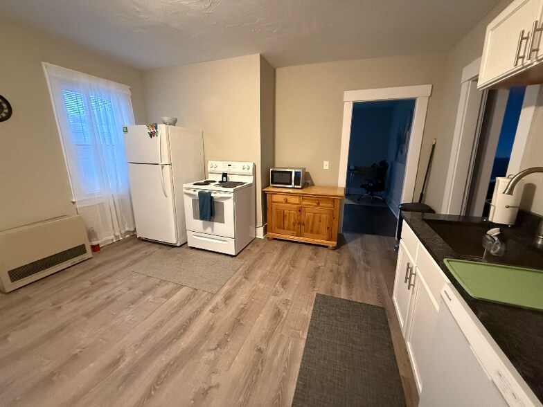 Building Photo - 41 Cliff St