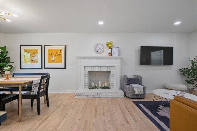 Building Photo - 677 Hillandale Cir