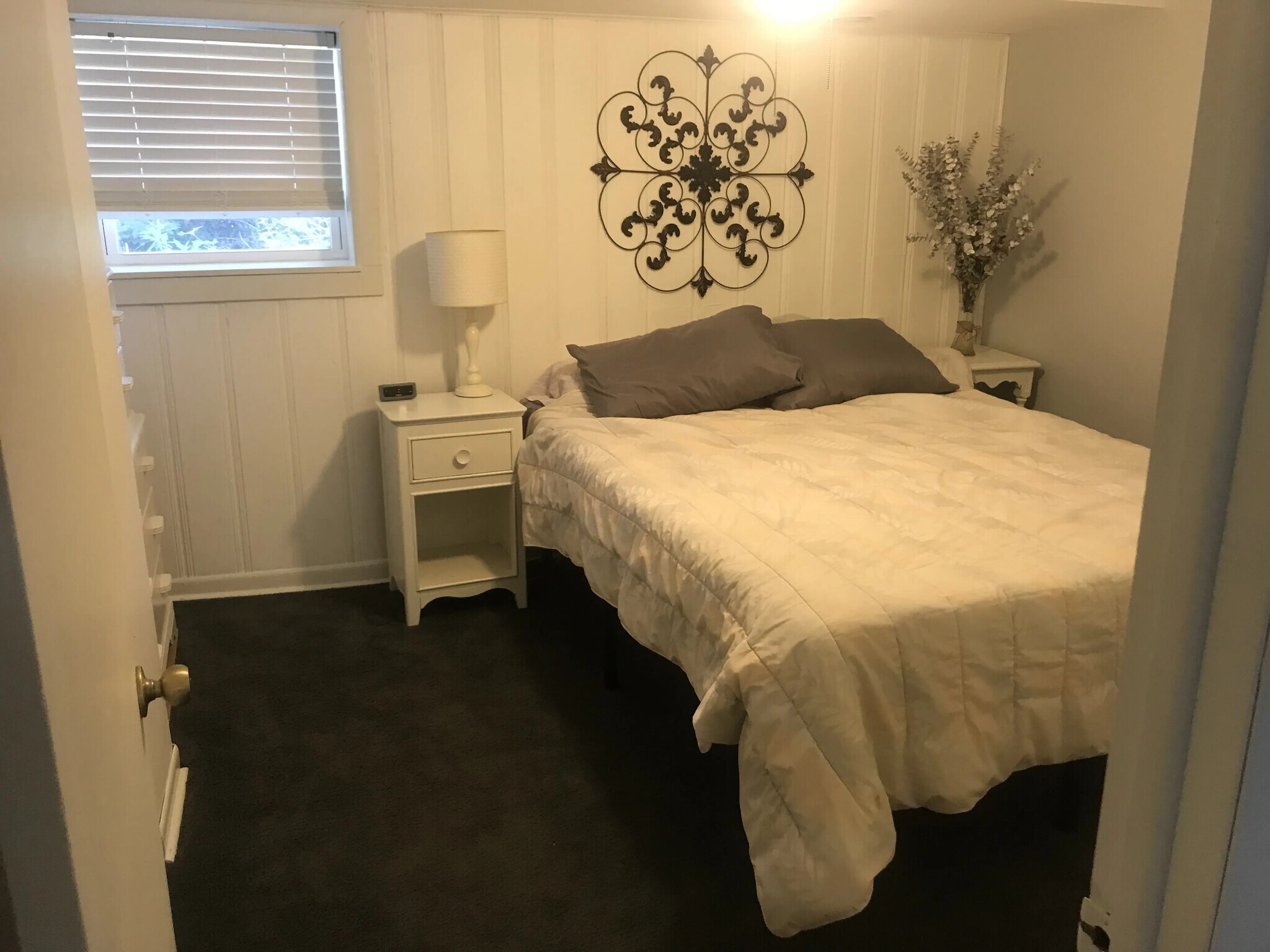 Building Photo - 4425 N Kenton Ave