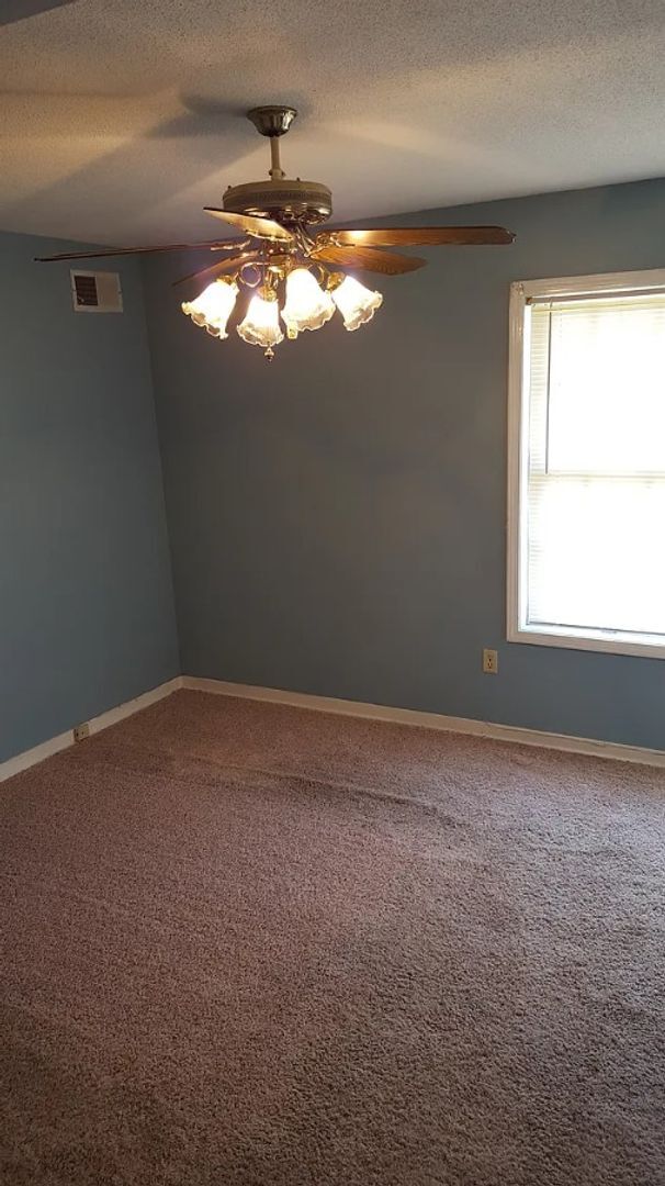 Building Photo - 6248 Brightwood Dr