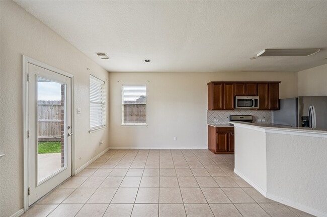 Building Photo - 10014 Williams Field Dr