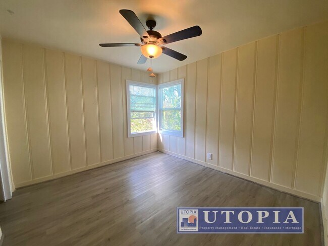 Building Photo - Charming Pleasure Point Home With Large Yard