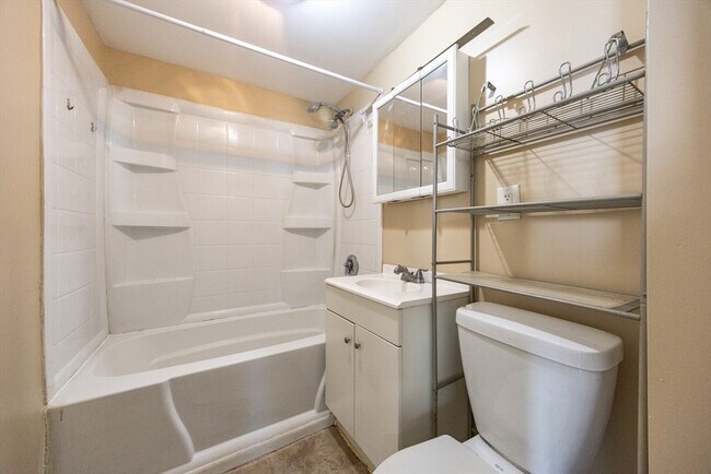 Building Photo - 28 Richmond St