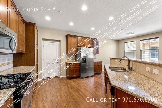 Building Photo - 9436 Loggia St