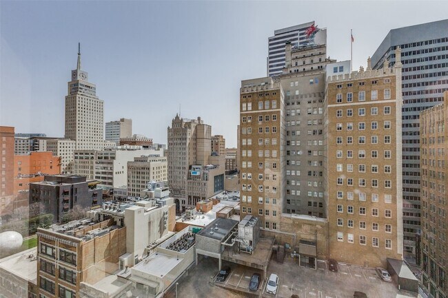 Building Photo - 1505 Elm St