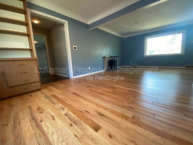 Building Photo - 415 S Kendall Ave