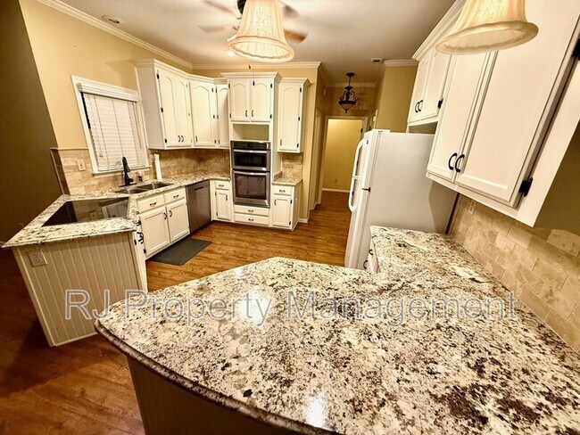 Building Photo - 8610 Dena Cove W