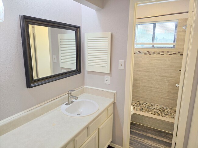 Building Photo - 1335 Willersley Ln