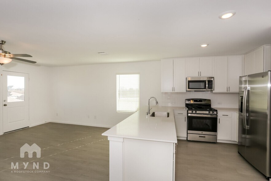 Building Photo - 2757 Mistwood Dr