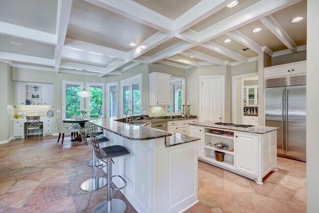 Building Photo - 102 Wood Trail