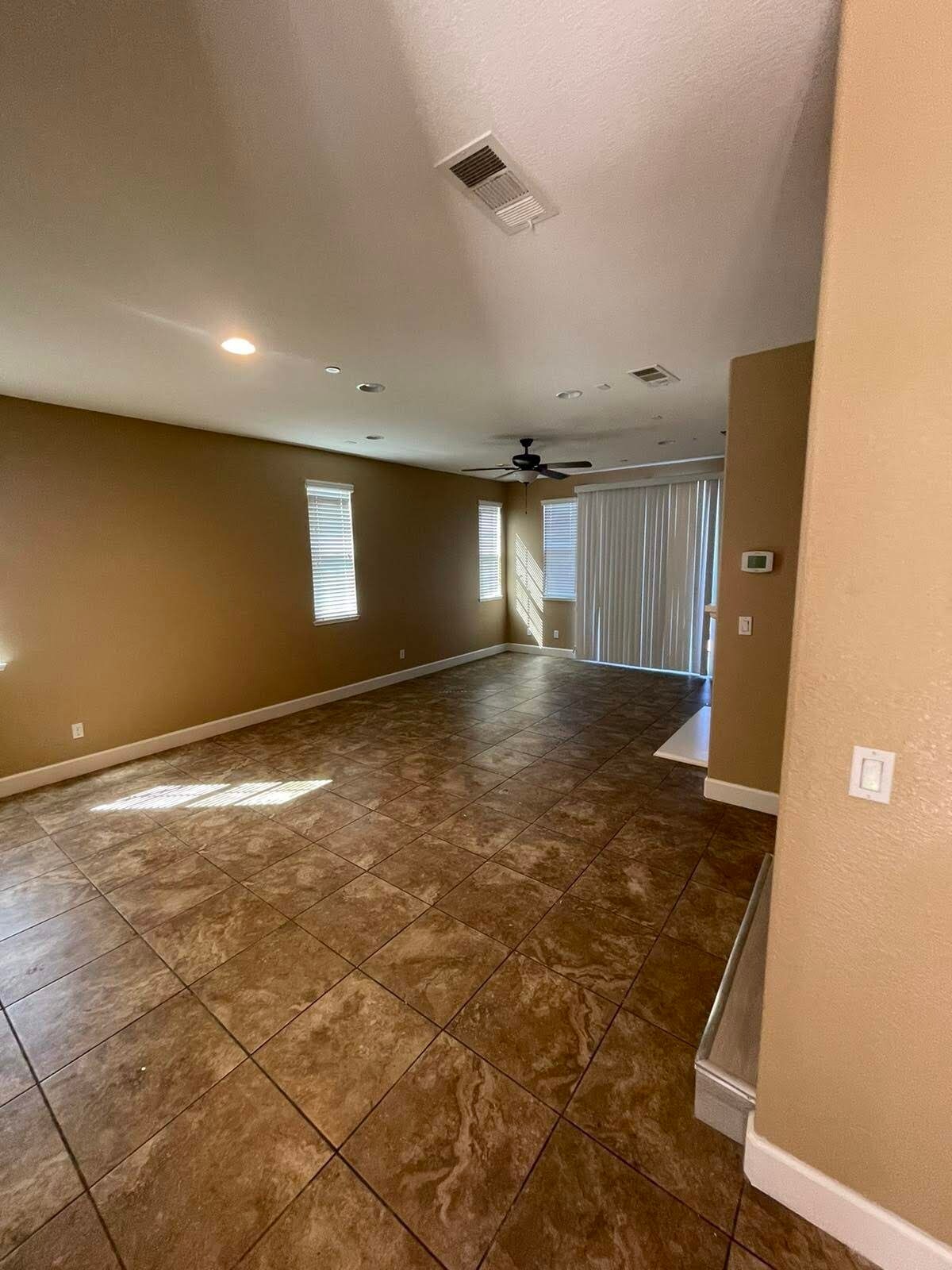 Building Photo - 880 Willow Bridge Dr