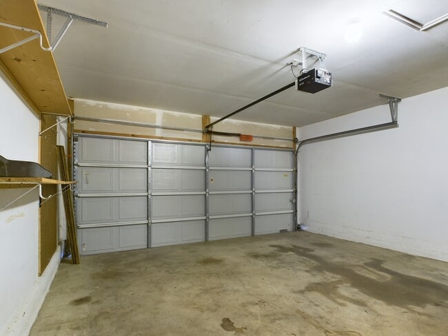 Building Photo - 15123 Meredith Ln