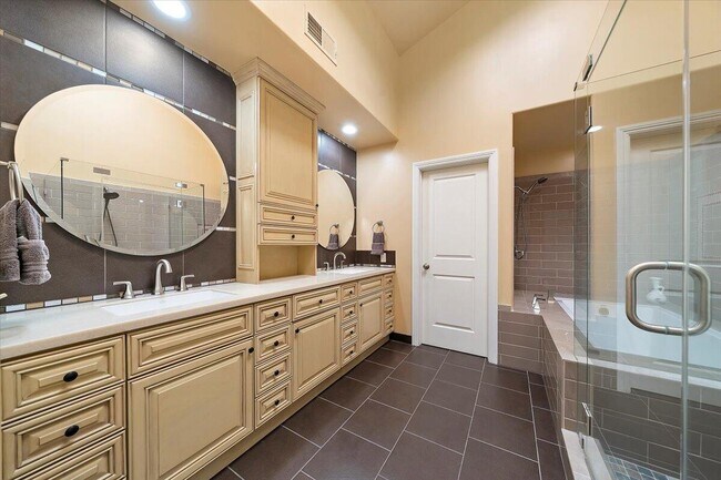 Building Photo - 38615 Palm Valley Dr