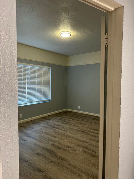 Building Photo - 504 N Stanislaus St