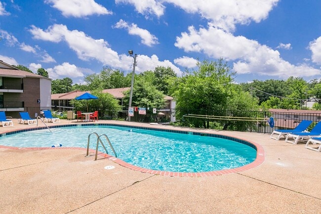 Building Photo - Arbor Pointe at Hillcrest