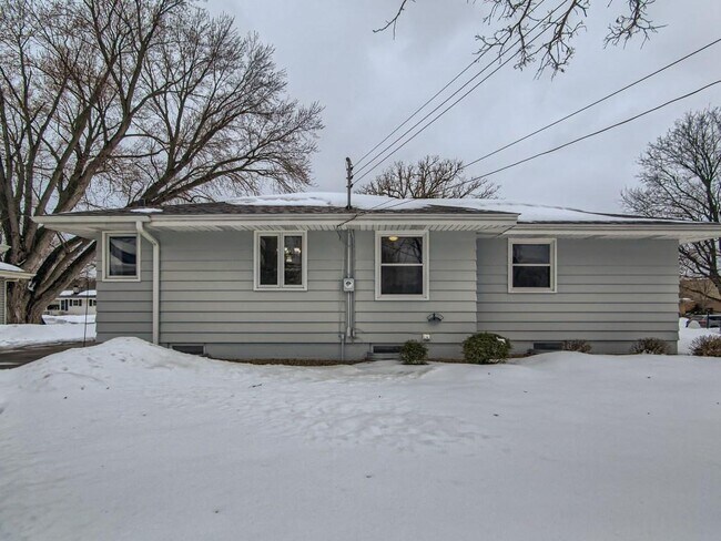 Building Photo - 12625 Monterey Ave S