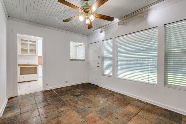 Building Photo - 2-BEDROOM TERRELL HEIGHTS COTTAGE