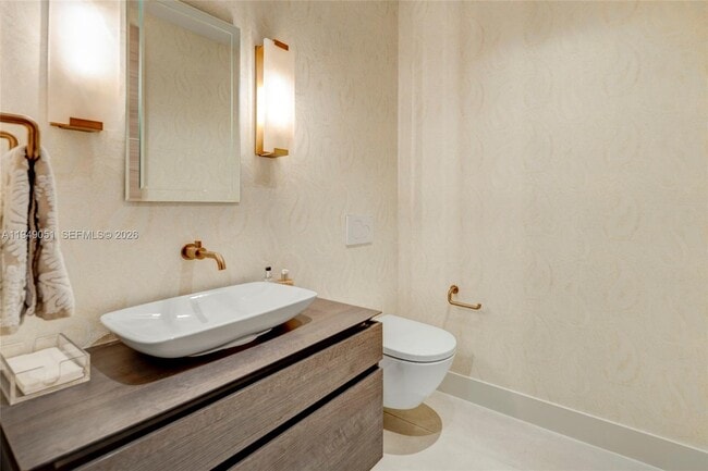 Building Photo - 515 Valencia Ave