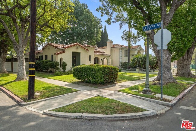 Building Photo - 2002 Kelton Ave