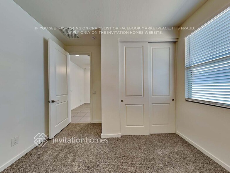 Building Photo - 17705 W Pinnacle Vista Dr