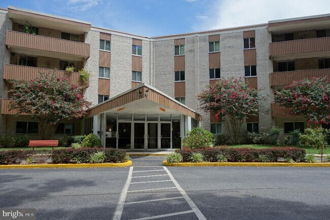 Building Photo - 7505 Democracy Blvd