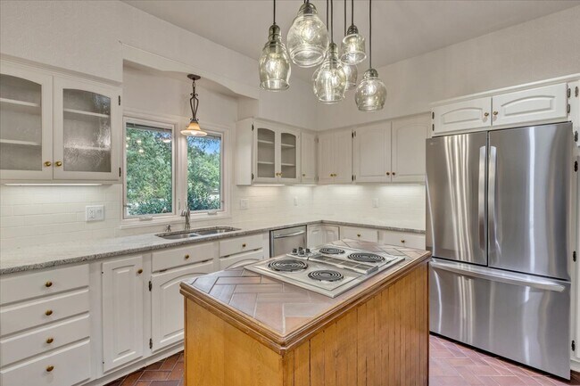 Building Photo - 4075 St Croix Dr