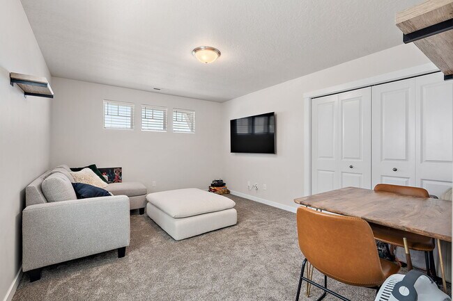 Building Photo - 3384 NW 14th Ave