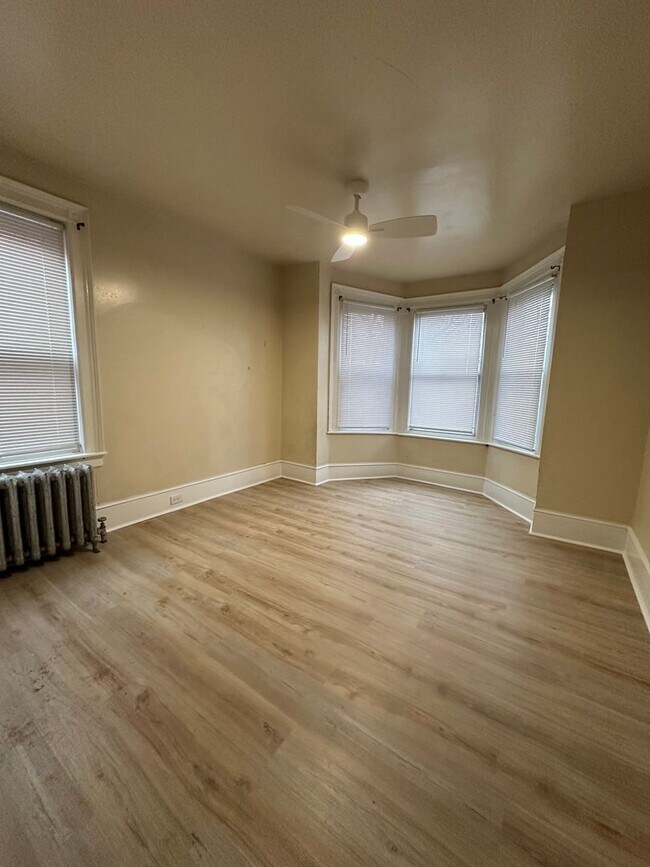 Building Photo - 1306 W Hunting Park Ave