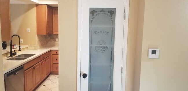 Building Photo - 1904 Heywood St