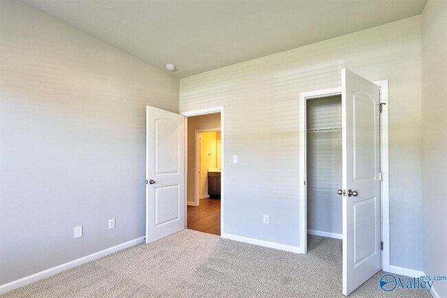 Building Photo - 128 Oak Fletcher Dr