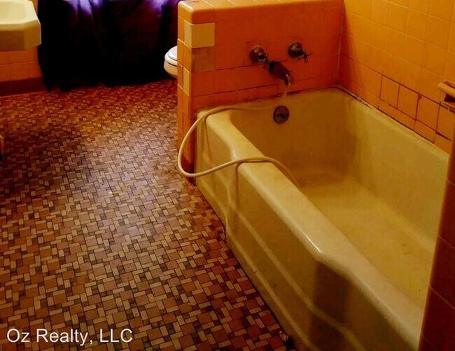 Building Photo - 837 Colburn St