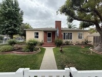 Building Photo - SPACIOUS 3 BEDROOM / 1.5 BATH HOME IN LOS ...