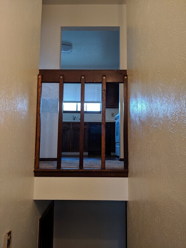 Building Photo - 11-13 Newby Pl