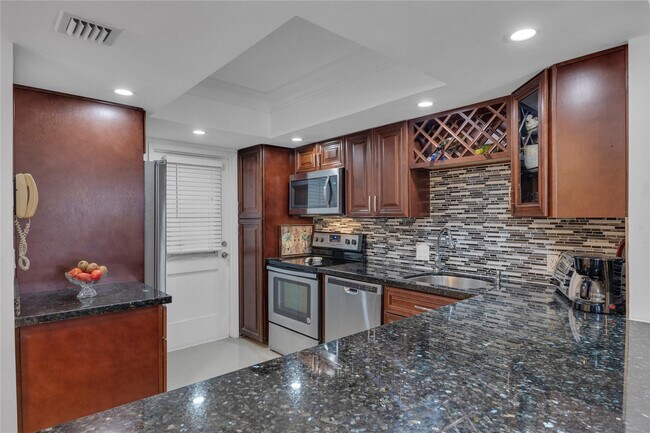 Building Photo - 3001 S Course Dr